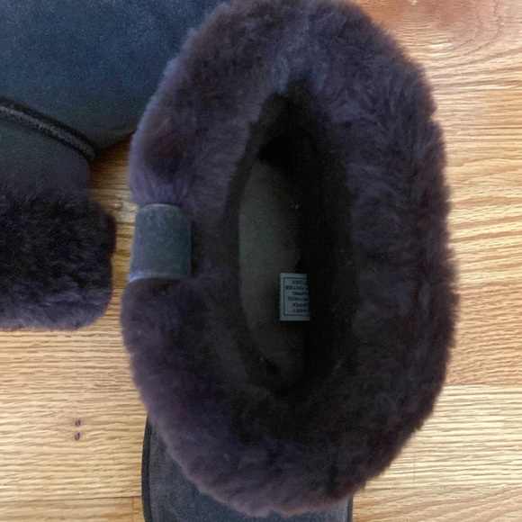 BearPaw Like New “Abby” Chocolate Colored Bootie - Picture 7 of 15